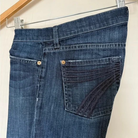 7 For All Mankind Women's Boot Cut Jeans - Dark Blue - 30” Inseam - Picture 2 of 9